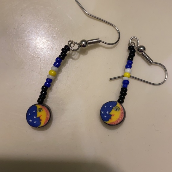 earring - Picture 2 of 3